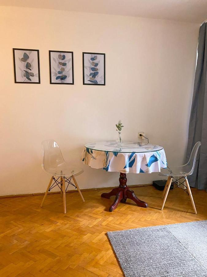 Twarda 66 Pokoje W Centrum Warszawy Varsó Kültér fotó